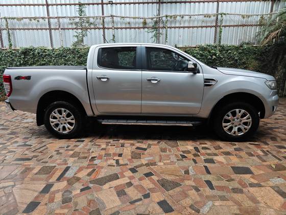 FORD RANGER 3.2 XLT 4X4 CD 20V DIESEL 4P AUTOMÁTICO FORD RANGER 3.2 XLT 4X4 CD 20V DIESEL 4P AUTOMÁTICO